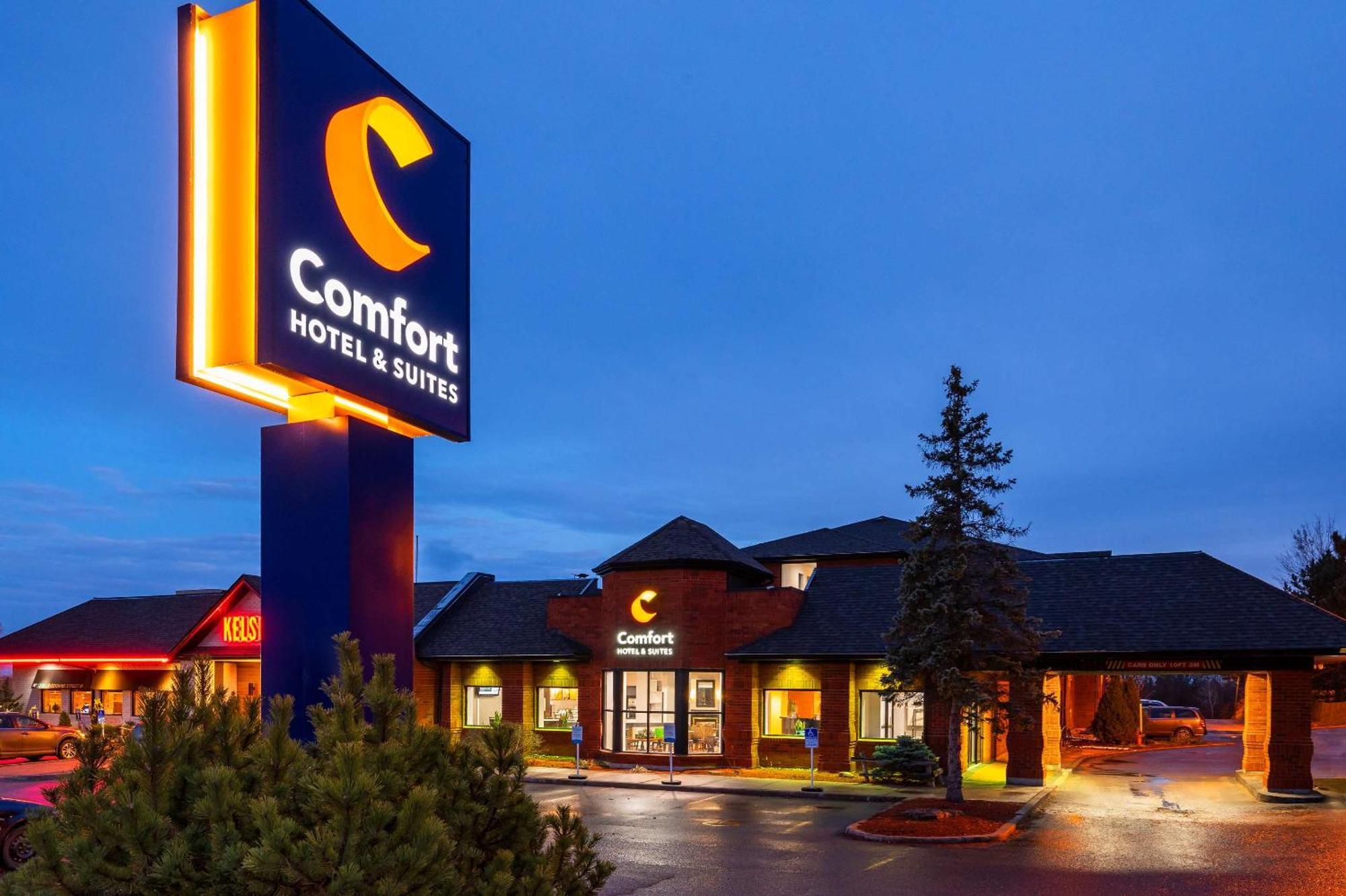 Comfort Hotel & Suites Peterborough Exterior foto